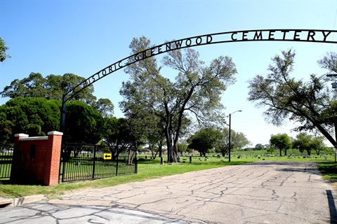 Photo of gate entrance to Greenwood Cemetery.