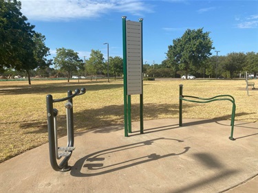 Oscar DuCongé Park fitness station