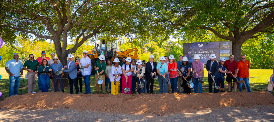 City of Waco and construction partner officials ceremonially digging with shovels